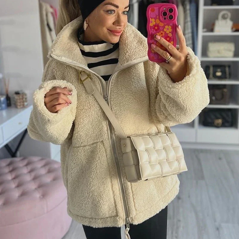 Karla – Chaqueta de peluche suave
