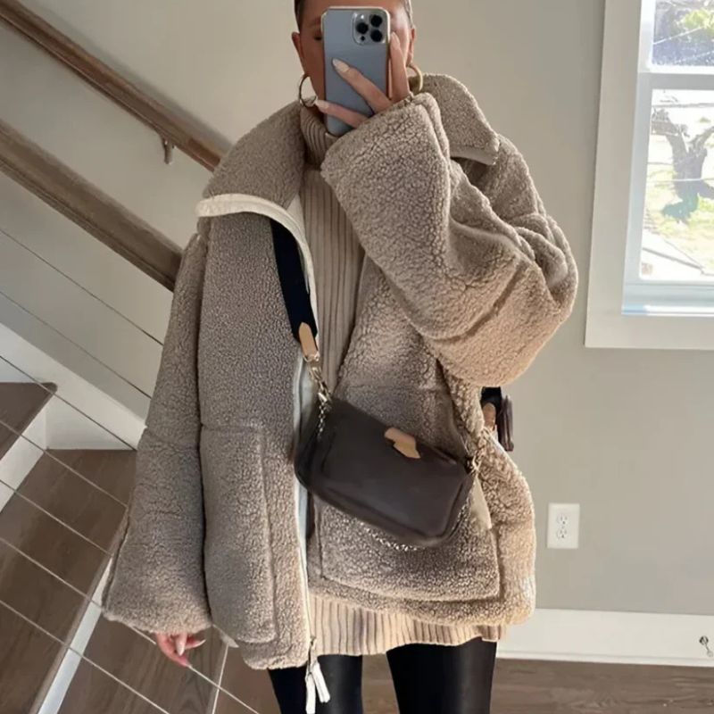 Karla – Chaqueta de peluche suave